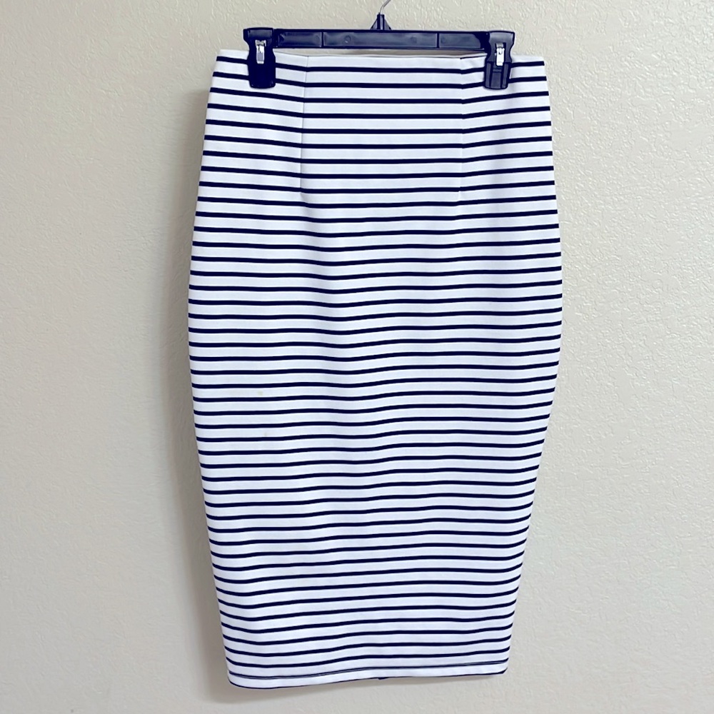 XOXO Medium Long black and white pencil skirt